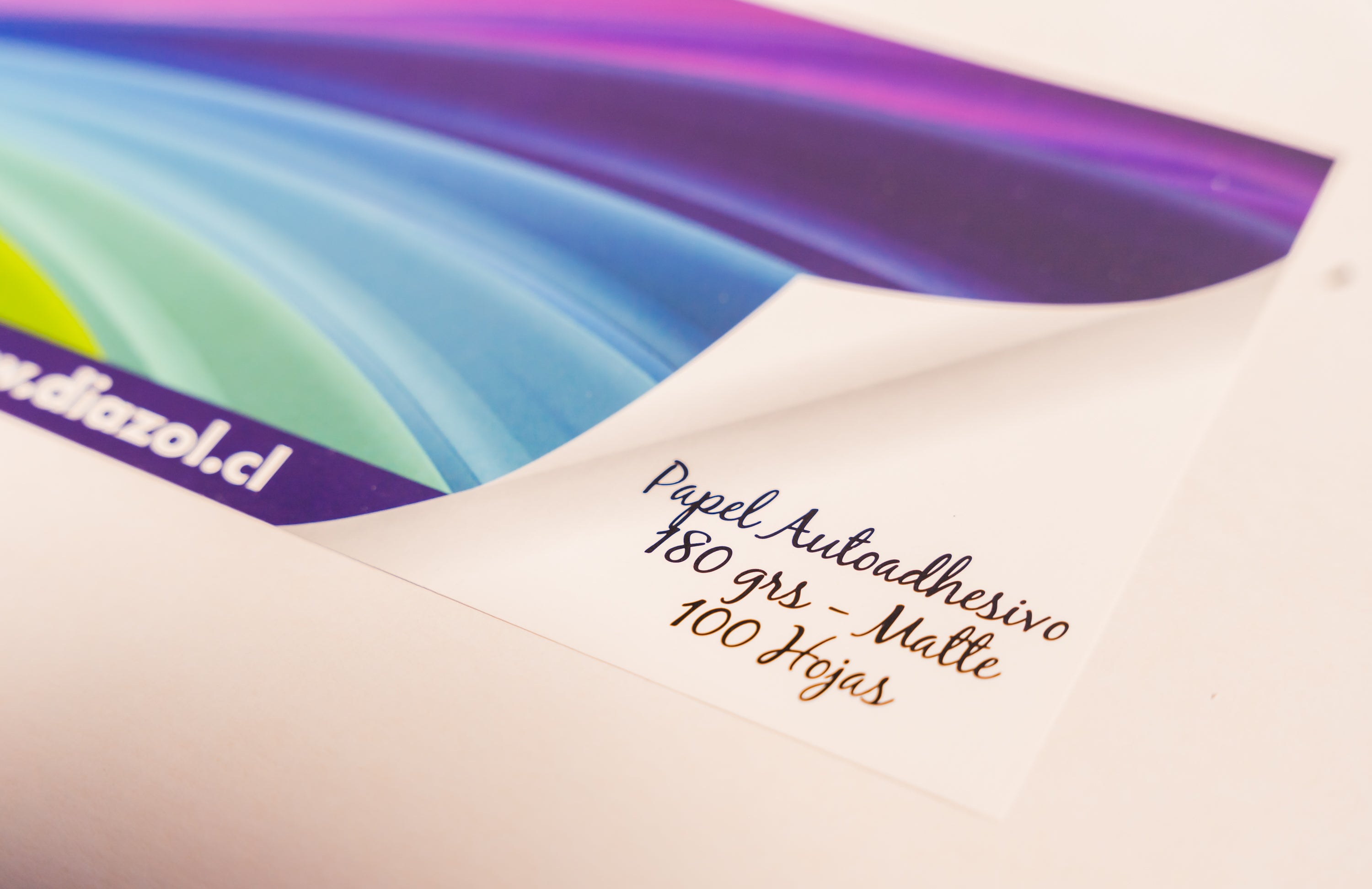 PAPEL ADHESIVO MATTE OFICIO 180gr Diazol