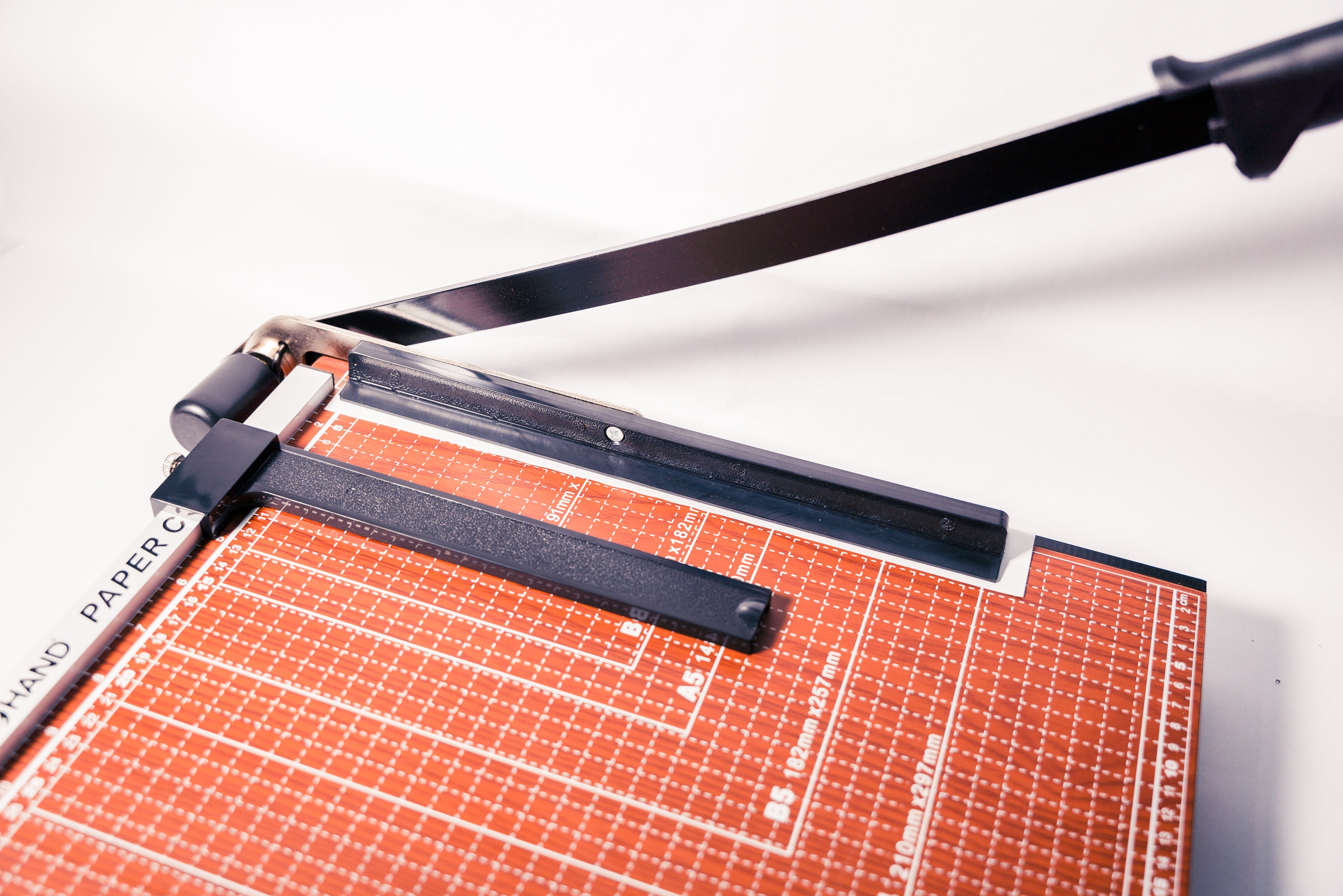 GUILLOTINA BASE MADERA 38x30 cm HAND