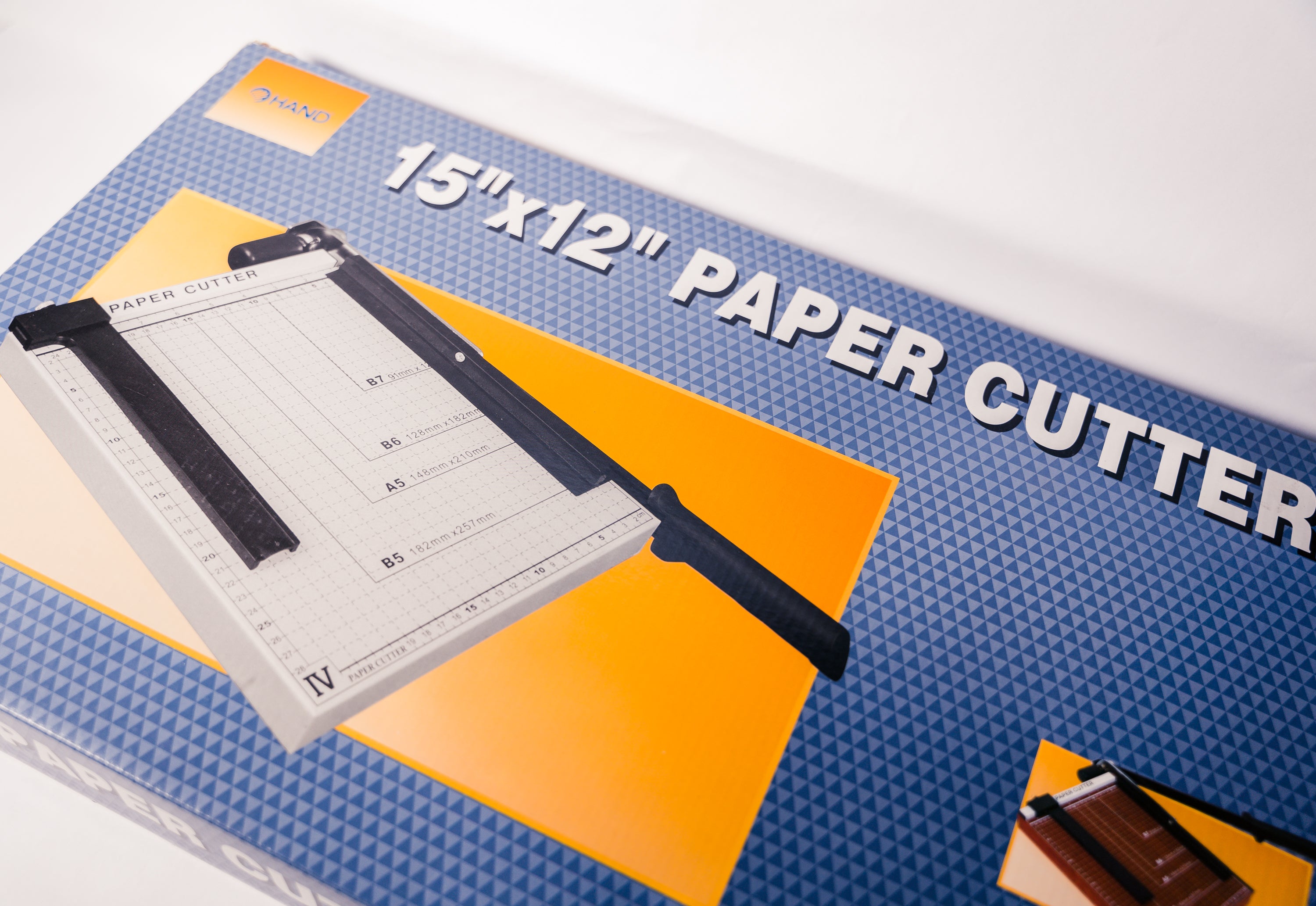 GUILLOTINA BASE MADERA 38x30 cm HAND